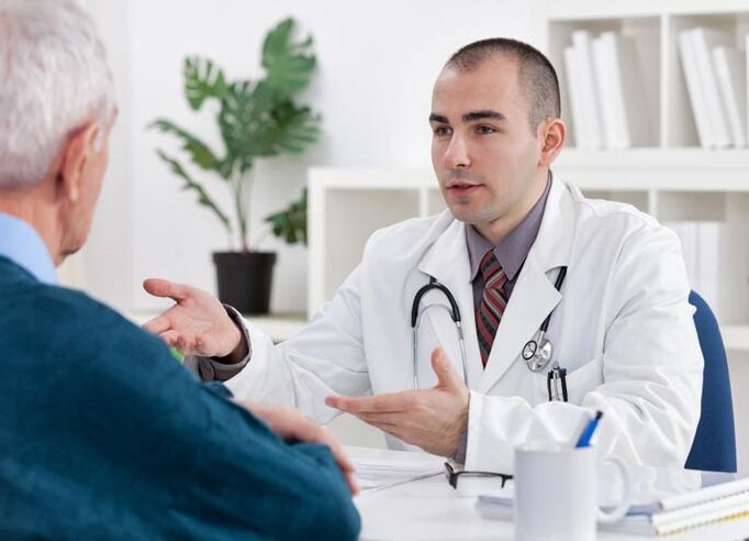 Pour diagnostiquer une prostatite, un homme doit consulter un urologue. 